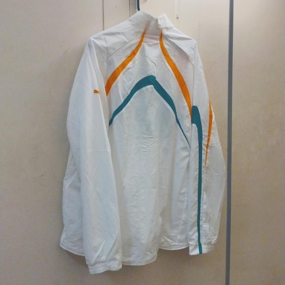 Windbreaker - Picture 2 of 4